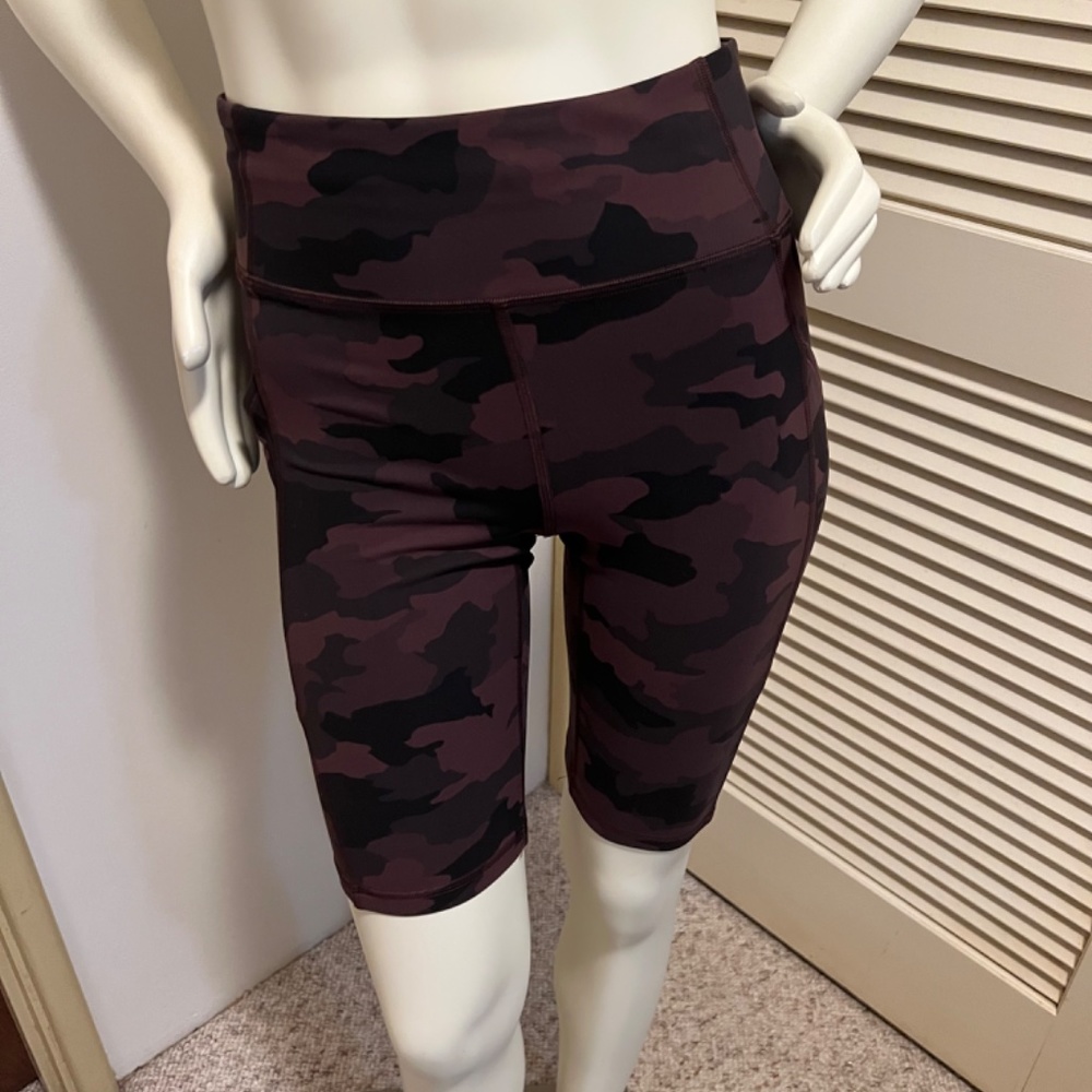 Lululemon  Bike shorts